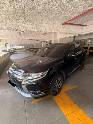 MITSUBISHI OUTLANDER 3.0 GT 4X4 V6 24V GASOLINA 4P AUTOMÁTICO MITSUBISHI OUTLANDER 3.0 GT 4X4 V6 24V GASOLINA 4P AUTOMÁTICO